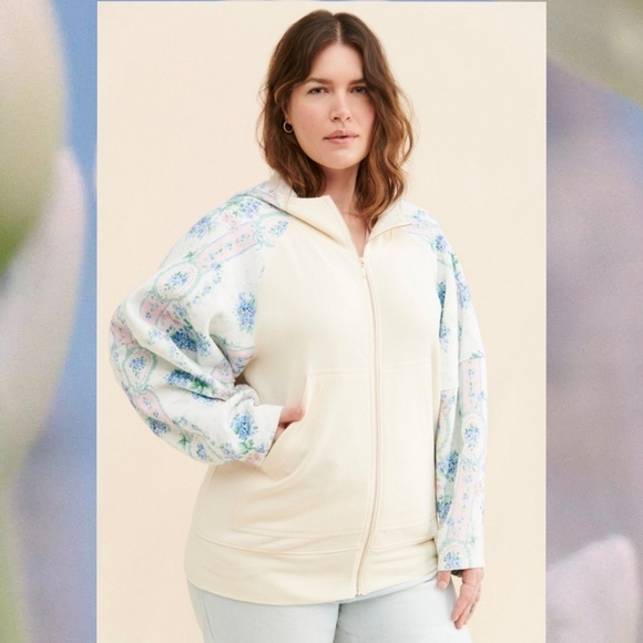 SELKIE Brooklyn Hoodie - Picture 2 of 12